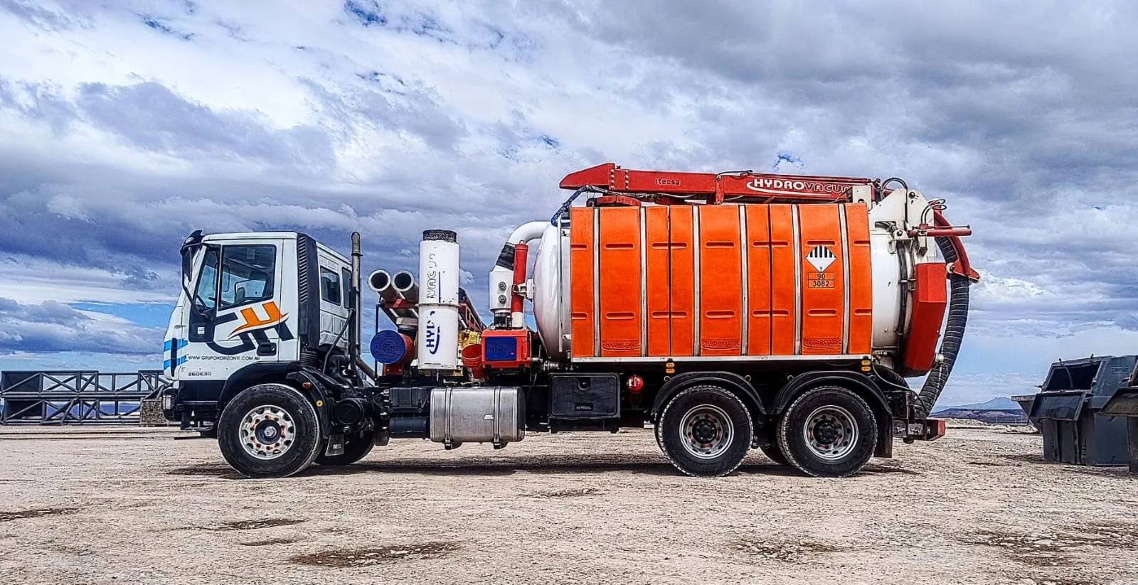 Grupo Horizonte · Unidad petrolera, vista lateral